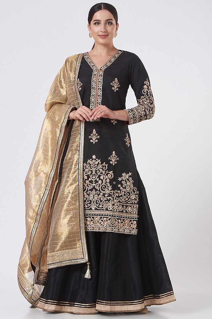 Black Hand Embroidered Raw Silk Kurta Set by Anjali Jain at Pernia's Pop Up Shop