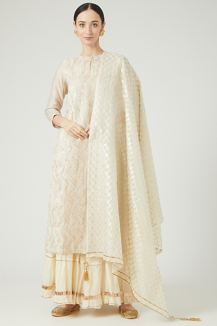 Ivory Embroidered Kurta Set by Anjali Jain at Pernia's Pop Up Shop