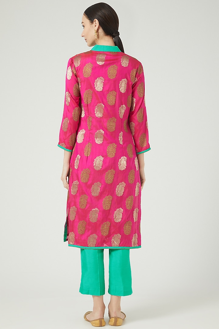 Fuchsia Hand Embroidered Kurta Set by Anjali Jain at Pernia's Pop Up Shop