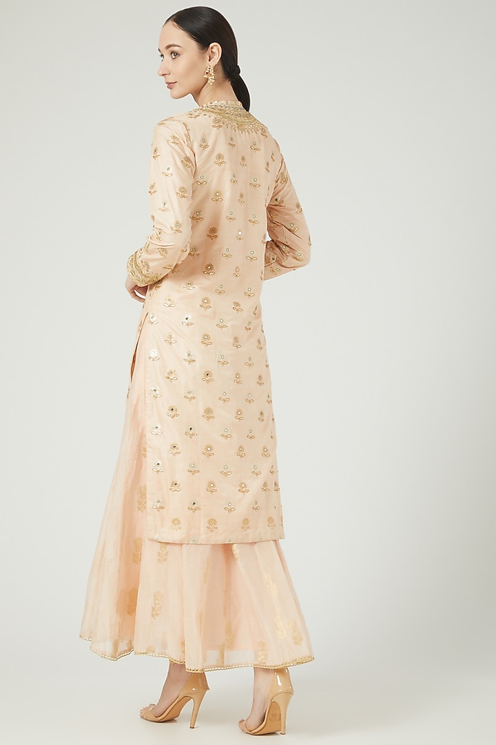 Pink Hand Embroidered Kurta Set by Anjali Jain at Pernia's Pop Up Shop