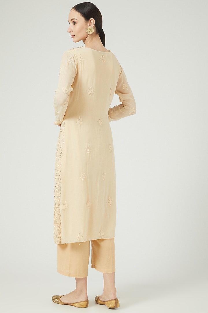 Peach Embroidered Kurta Set by Anjali Jain at Pernia's Pop Up Shop