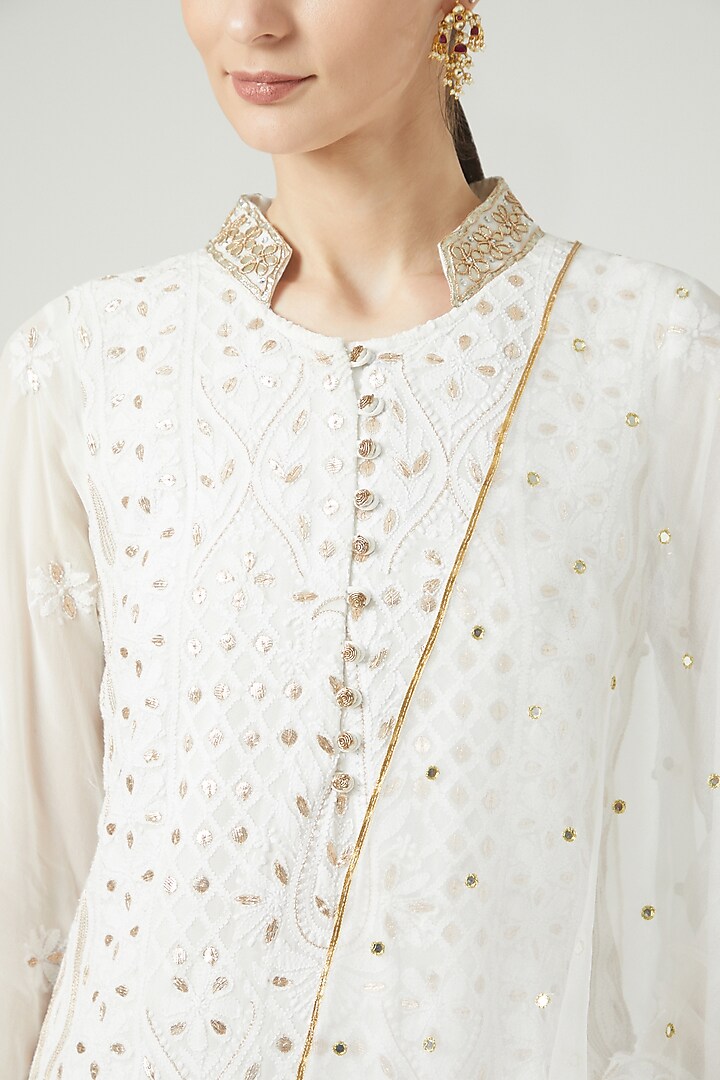 White Embroidered Kurta Set by Anjali Jain at Pernia's Pop Up Shop