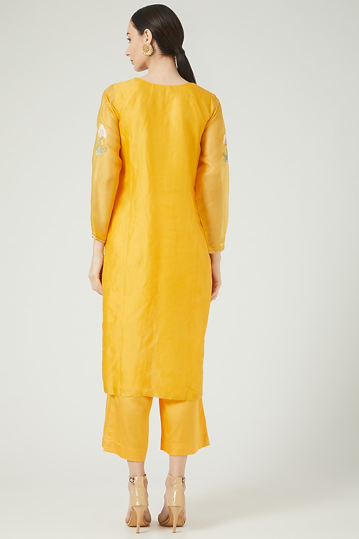 Yellow Hand Embroidered Kurta Set by Anjali Jain at Pernia's Pop Up Shop