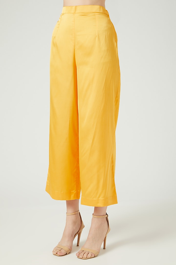 Yellow Hand Embroidered Kurta Set by Anjali Jain at Pernia's Pop Up Shop