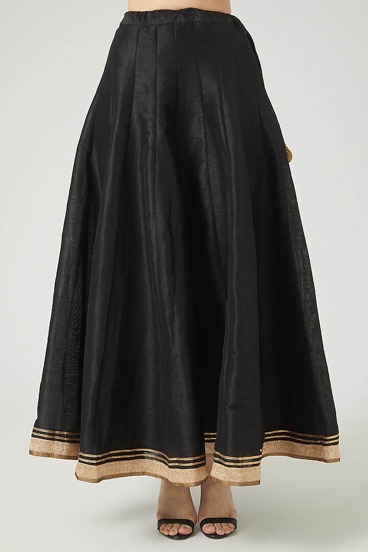 Black Embroidered Kurta Set by Anjali Jain at Pernia's Pop Up Shop