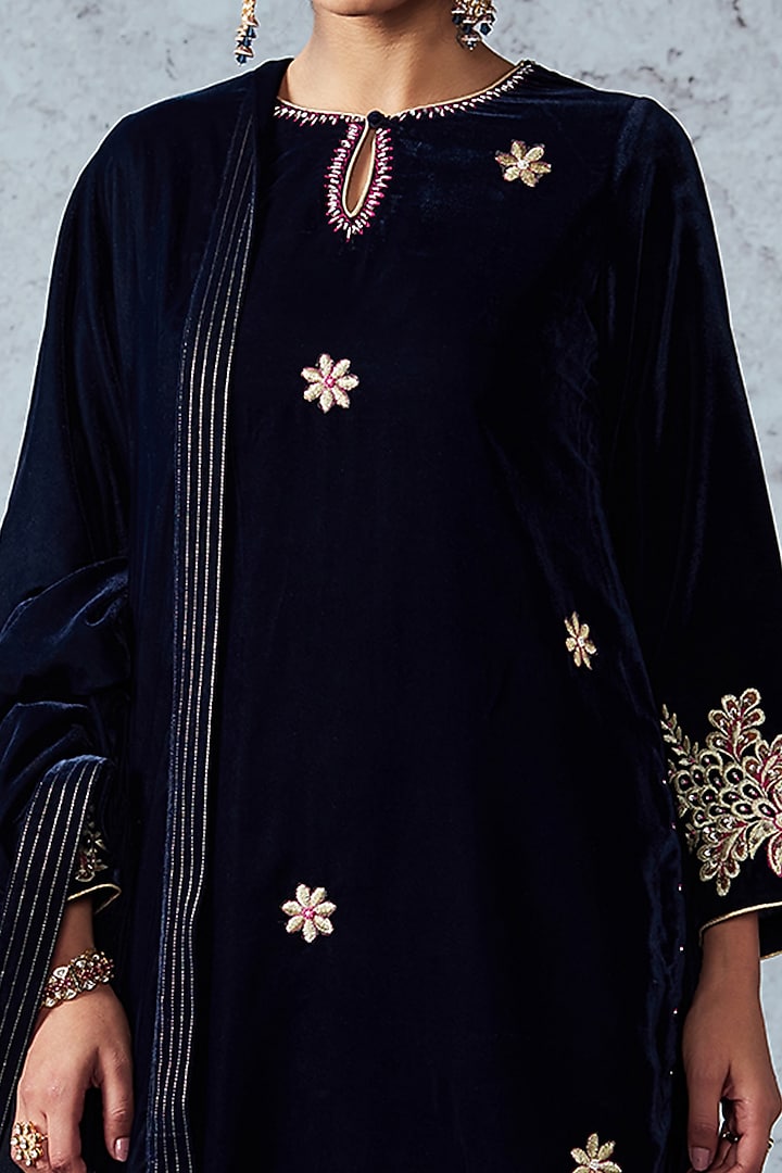 Dark Navy Blue Embroidered Kurta Set by Ajiesh Oberoi at Pernia's Pop Up Shop