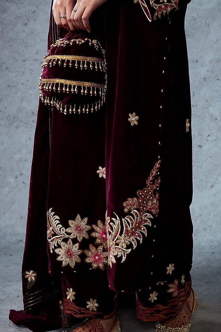 Wine Embroidered Kurta Set by Ajiesh Oberoi at Pernia's Pop Up Shop