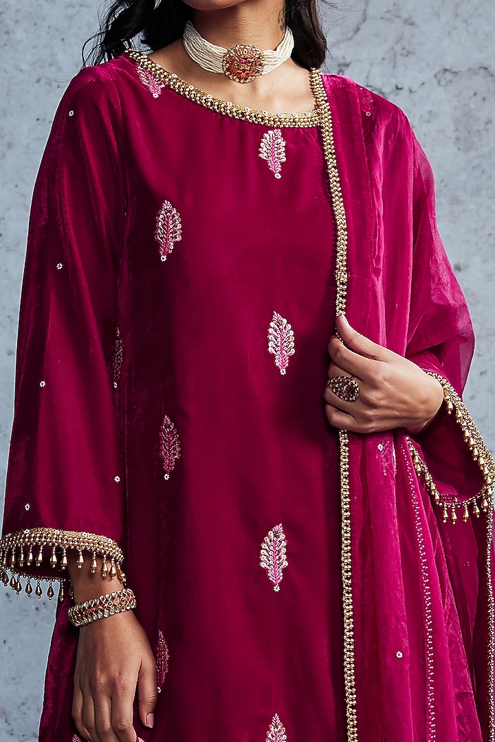 Hot Pink Velvet Gharara Set by Ajiesh Oberoi at Pernia's Pop Up Shop