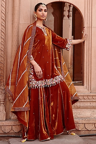 Honey Gold Velvet & Organza Gharara Set by Ajiesh Oberoi