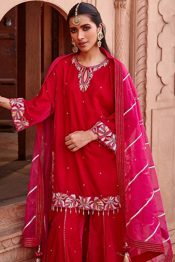 Rani Pink Velvet & Organza Gharara Set by Ajiesh Oberoi at Pernia's Pop Up Shop