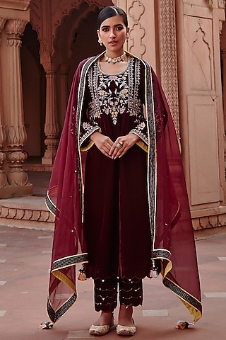 Wine Embellished Kurta Set by Ajiesh Oberoi