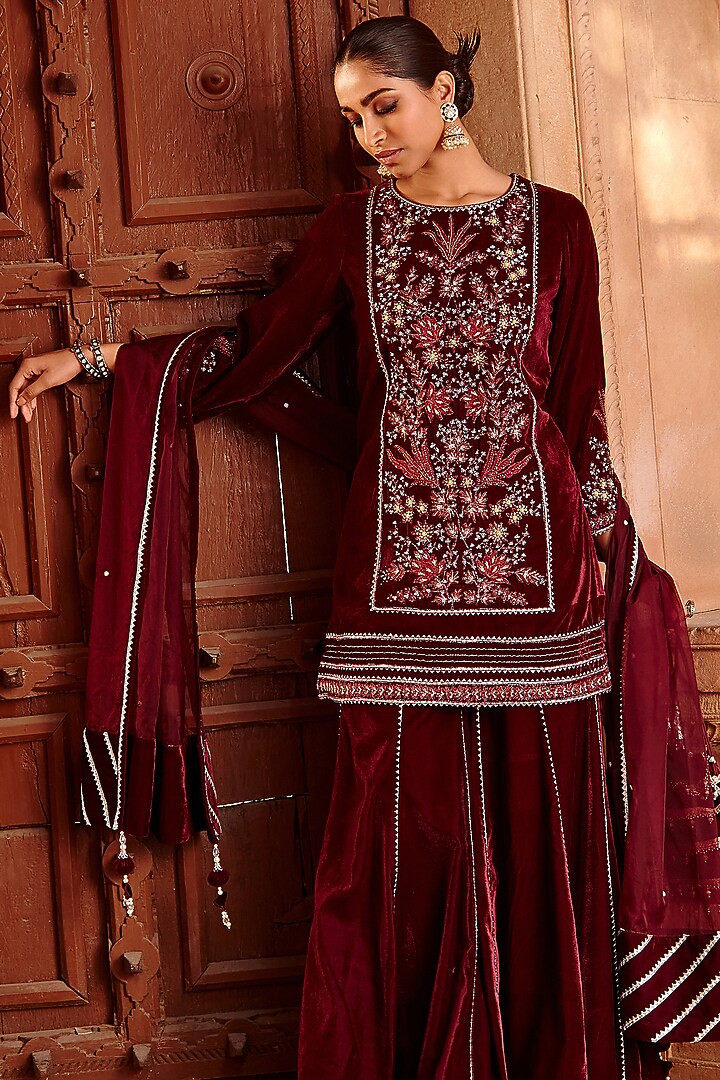 Wine Velvet & Organza Gharara Set by Ajiesh Oberoi at Pernia's Pop Up Shop