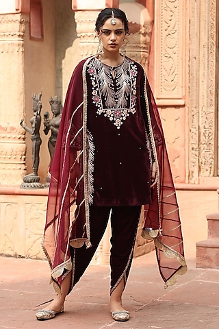 Wine Velvet Gota Lace Embroidered Kurta Set by Ajiesh Oberoi