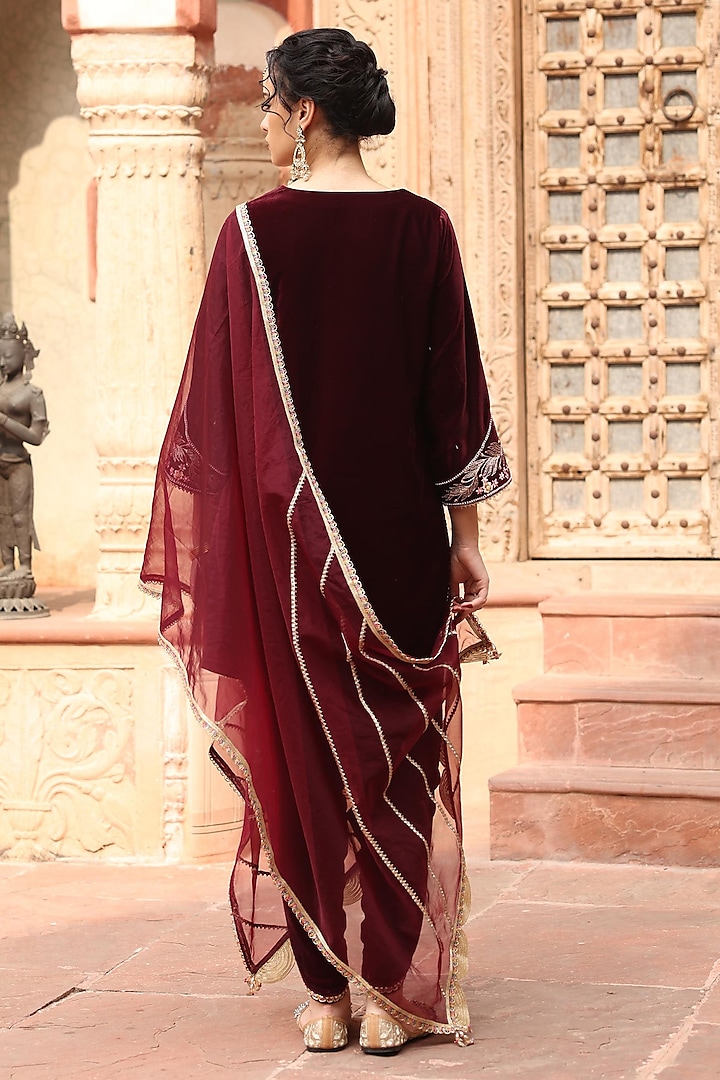 Wine Velvet Gota Lace Embroidered Kurta Set by Ajiesh Oberoi at Pernia's Pop Up Shop