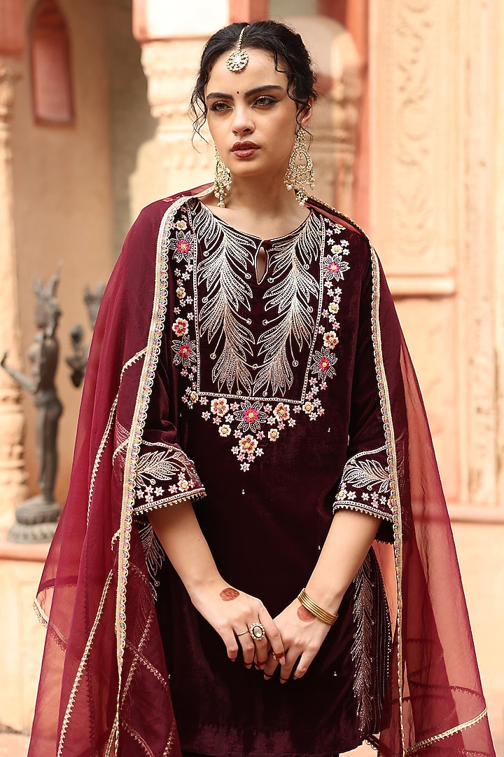 Wine Velvet Gota Lace Embroidered Kurta Set by Ajiesh Oberoi at Pernia's Pop Up Shop