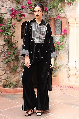 Black Velvet Cutdana Embroidered Co-Ord Set by Ajiesh Oberoi