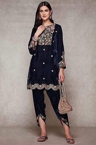 Navy Blue Scallop Embroidered Kurta Set by Ajiesh Oberoi