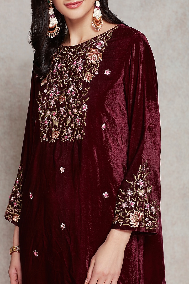 Wine Scallop Embroidered Kurta Set by Ajiesh Oberoi at Pernia's Pop Up Shop