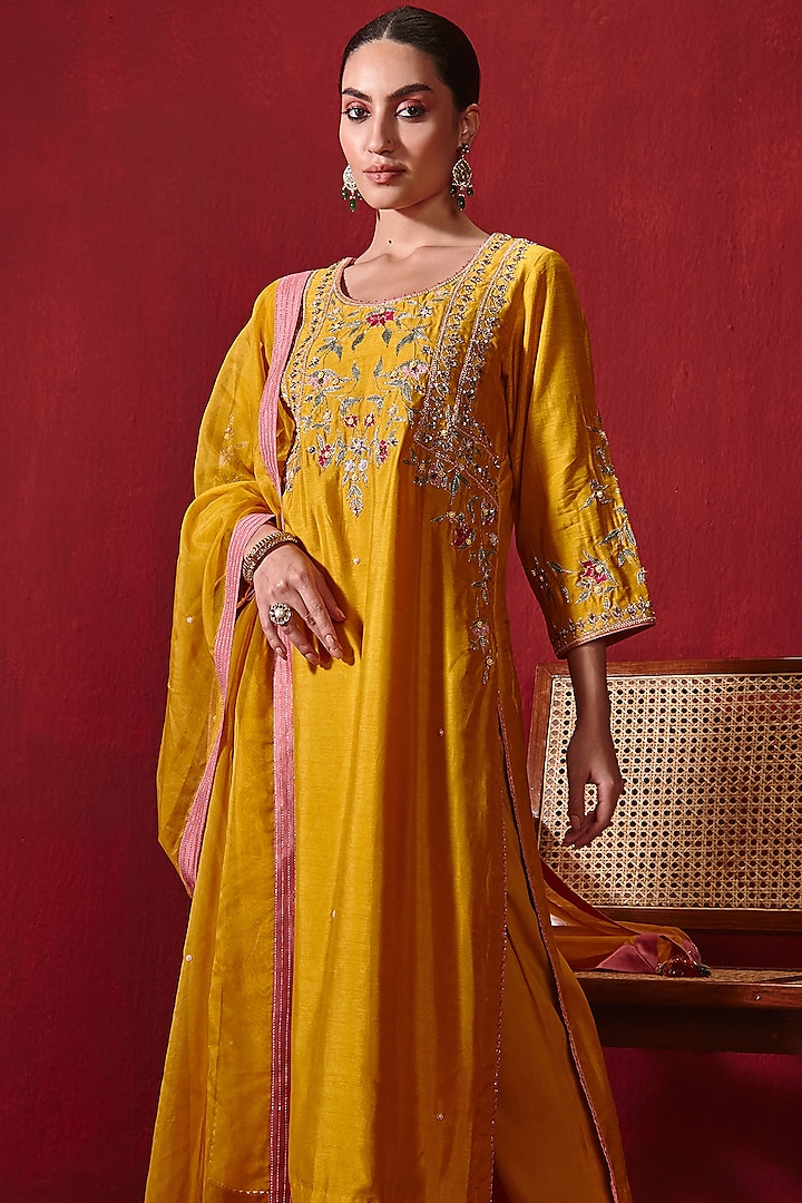 Mustard Dupion Silk Embroidered Long Kurta Set by Ajiesh Oberoi at Pernia's Pop Up Shop