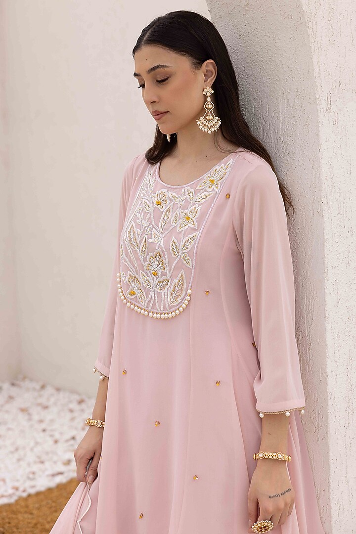 Rose Pink Georgette Floral Embroidered Peplum Kurta Set by Ajiesh Oberoi at Pernia's Pop Up Shop