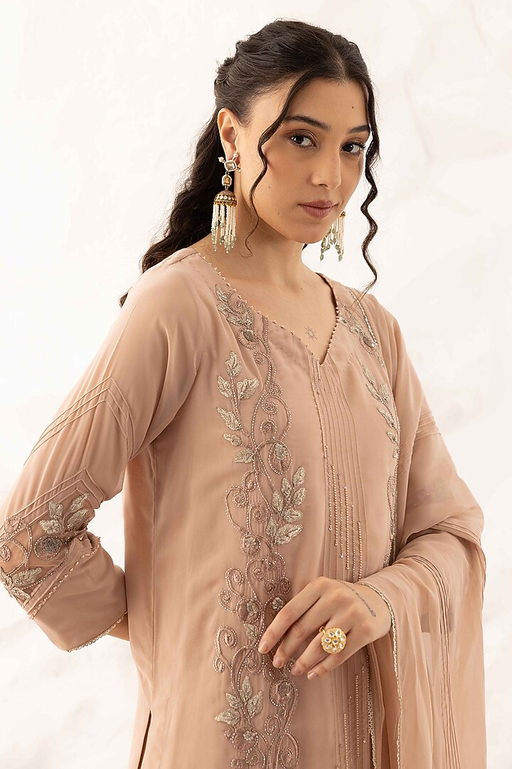 Nude Georgette Applique Work Straight Kurta Set by Ajiesh Oberoi at Pernia's Pop Up Shop