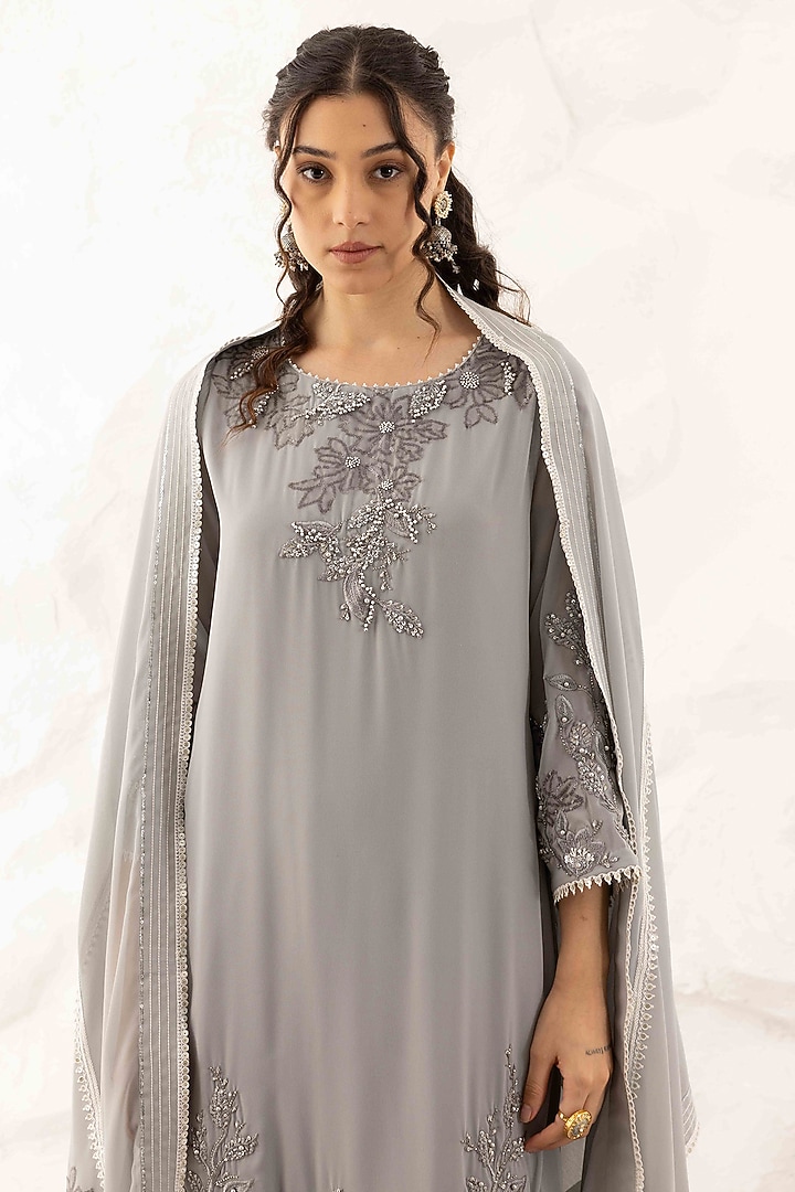 Grey Georgette 3D Leaf Embroidered Straight Kurta Set by Ajiesh Oberoi at Pernia's Pop Up Shop