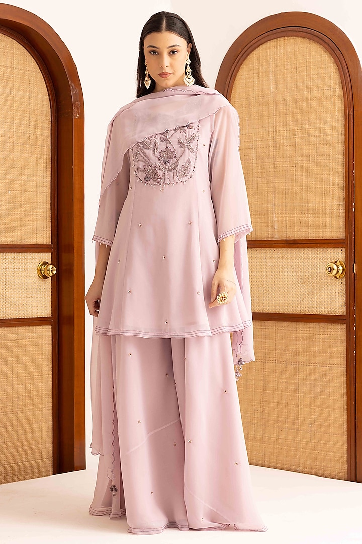 Lilac Georgette Floral Machine Embroidered Kurta Set by Ajiesh Oberoi at Pernia's Pop Up Shop