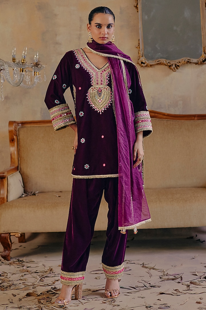Deep Wine Velvet Mirror Embroidered Short Kurta Set by Ajiesh Oberoi at Pernia's Pop Up Shop