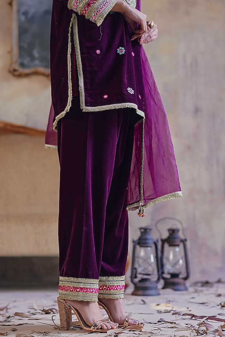 Deep Wine Velvet Mirror Embroidered Short Kurta Set by Ajiesh Oberoi at Pernia's Pop Up Shop