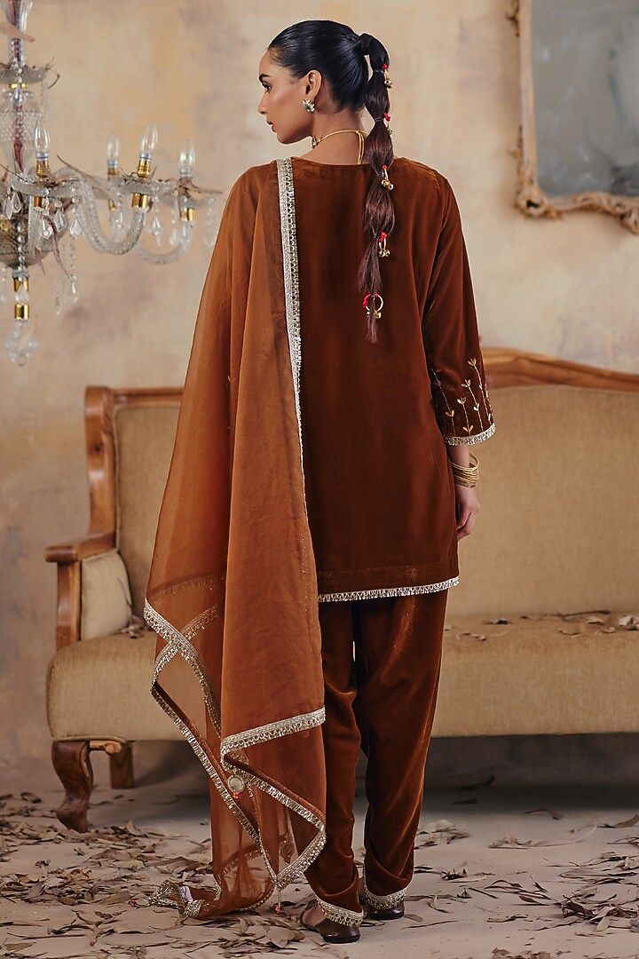 Bronze Velvet Mirror Embellished Straight Kurta Set by Ajiesh Oberoi at Pernia's Pop Up Shop