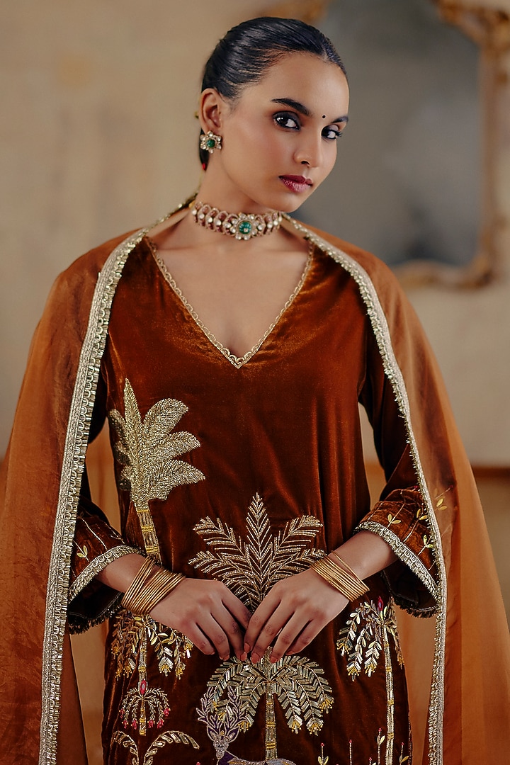 Bronze Velvet Mirror Embellished Straight Kurta Set by Ajiesh Oberoi at Pernia's Pop Up Shop