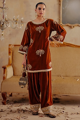 Bronze Velvet Motif Embellished Kurta Set by Ajiesh Oberoi