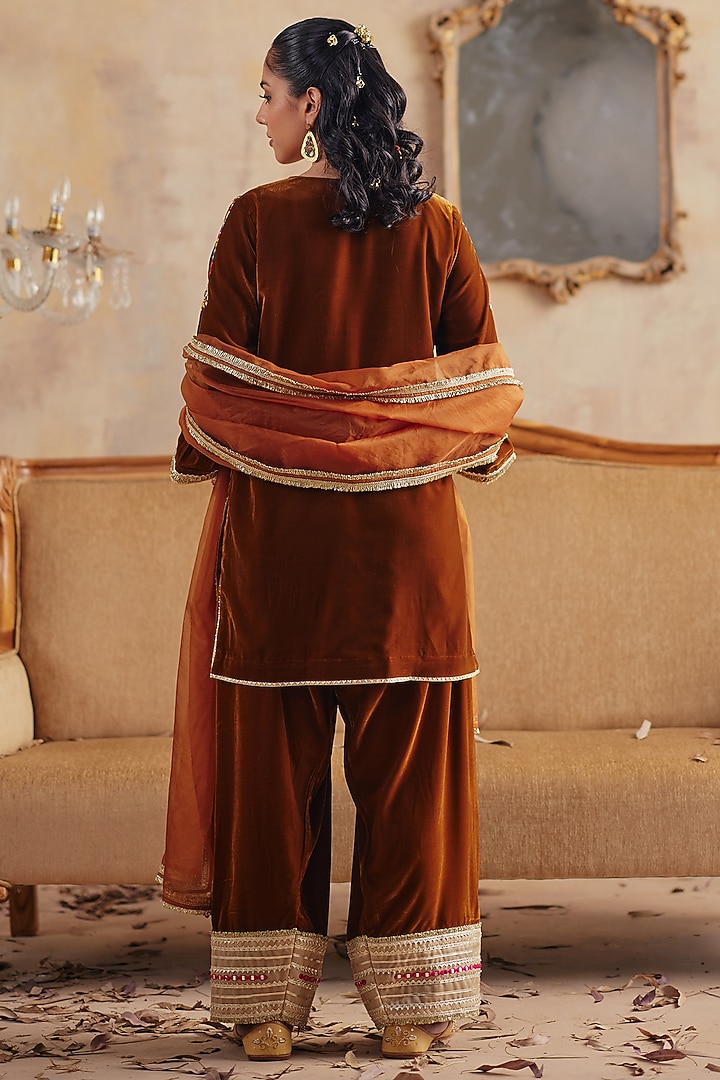 Bronze Velvet Mirror & Thread Embroidered Kurta Set by Ajiesh Oberoi at Pernia's Pop Up Shop