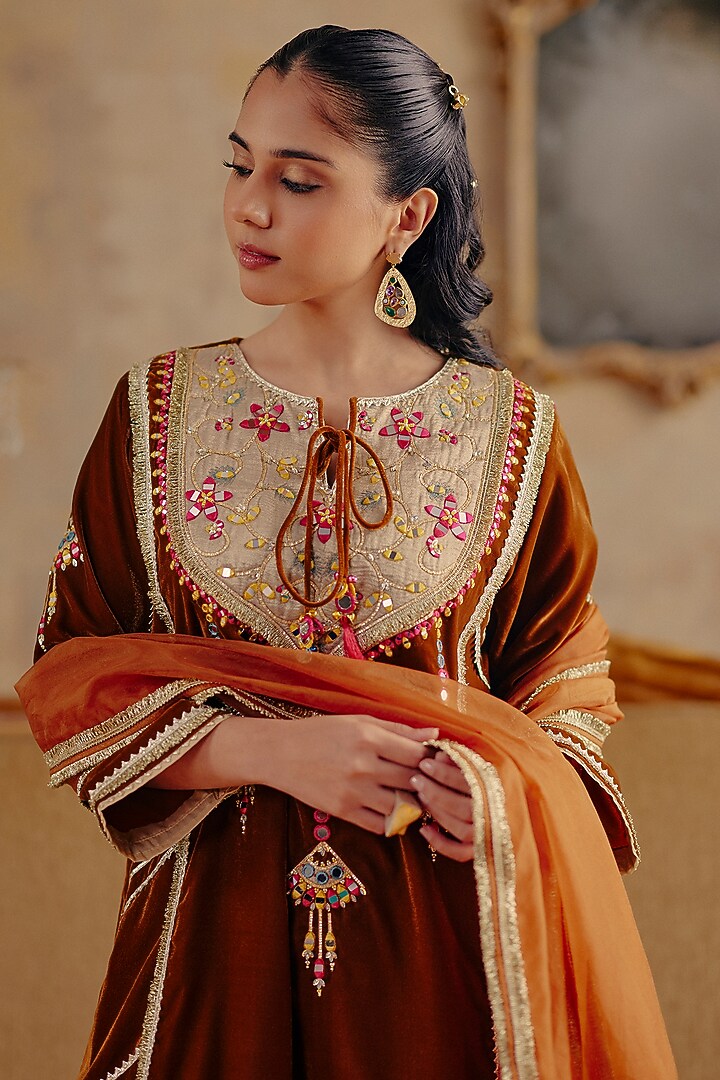 Bronze Velvet Mirror & Thread Embroidered Kurta Set by Ajiesh Oberoi at Pernia's Pop Up Shop