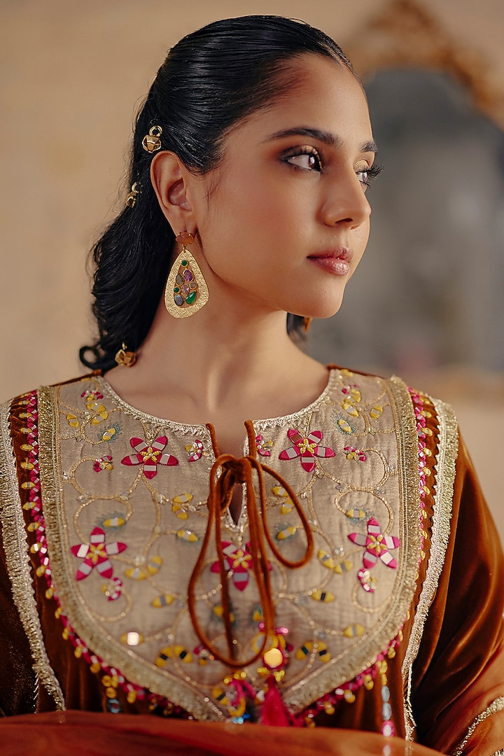 Bronze Velvet Mirror & Thread Embroidered Kurta Set by Ajiesh Oberoi at Pernia's Pop Up Shop