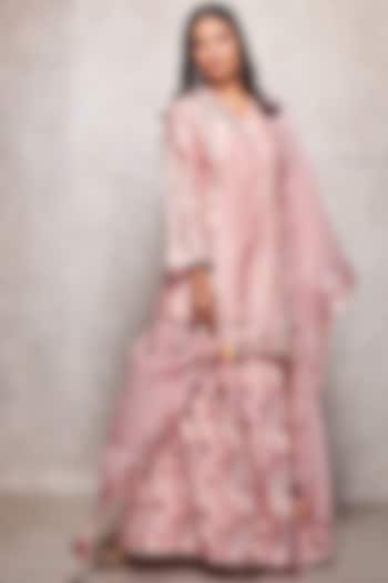 Salmon Pink Embroidered Gharara Set by Ajiesh Oberoi