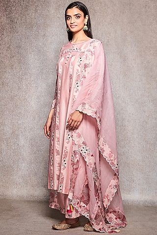 Salmon Pink Embroidered Straight Kurta Set by Ajiesh Oberoi