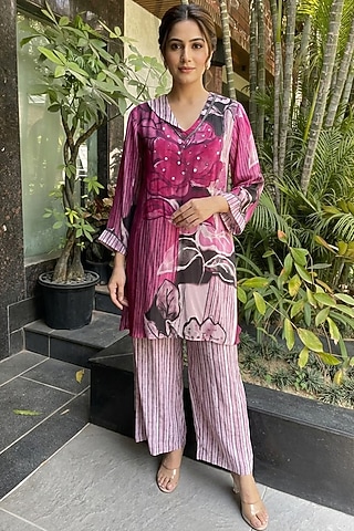Pink & White Bamboo Crepe Floral Printed Kurta Set by Ajiesh Oberoi