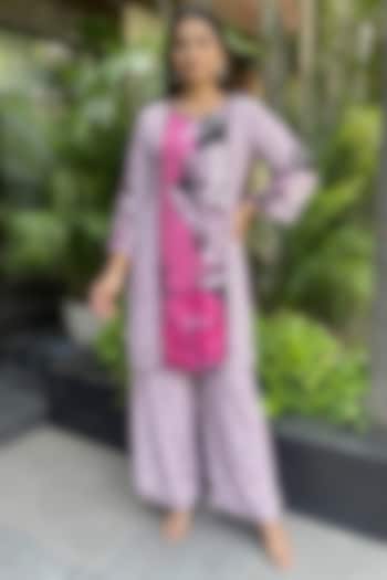 Pink & White Bamboo Crepe Floral Printed Kurta Set by Ajiesh Oberoi at Pernia's Pop Up Shop