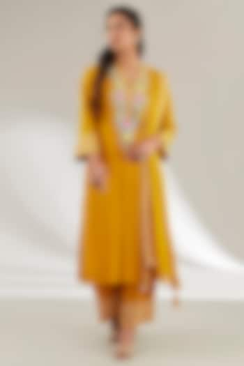 Yellow Georgette Gota Embroidered Kurta Set by Ajiesh Oberoi at Pernia's Pop Up Shop