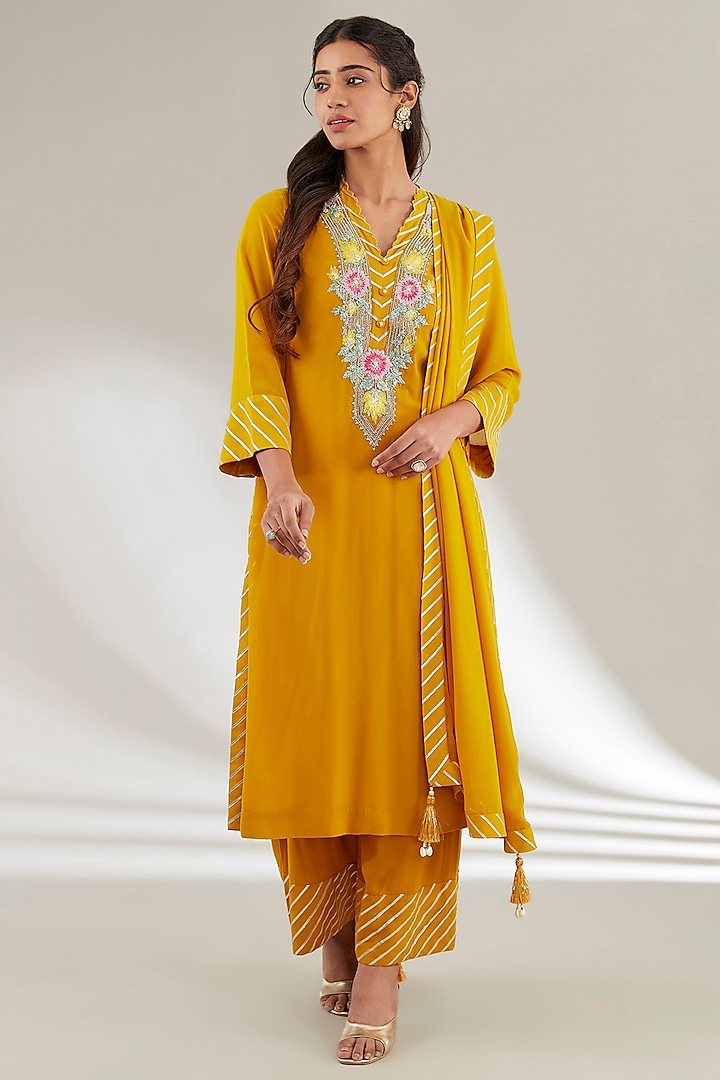 Yellow Georgette Gota Embroidered Kurta Set by Ajiesh Oberoi at Pernia's Pop Up Shop