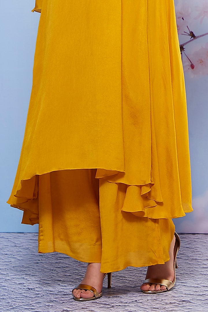 Mustard Chiffon & Cotton Lycra Embroidered Kurta Set by Ajiesh Oberoi at Pernia's Pop Up Shop