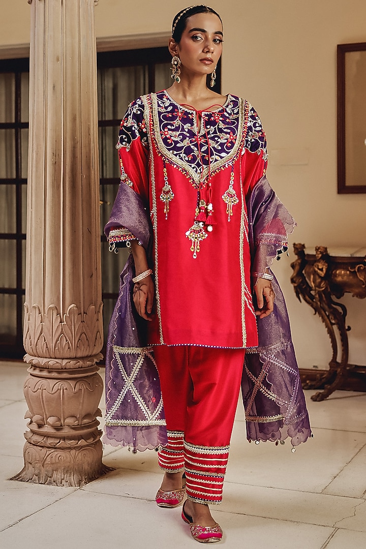 Rani Pink Tissue & Silk Blend Mirror Embroidered Kurta Set by Ajiesh Oberoi at Pernia's Pop Up Shop