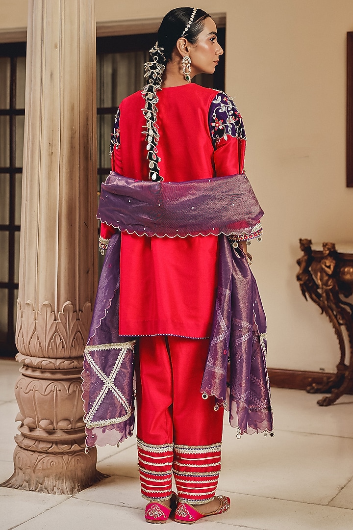 Rani Pink Tissue & Silk Blend Mirror Embroidered Kurta Set by Ajiesh Oberoi at Pernia's Pop Up Shop