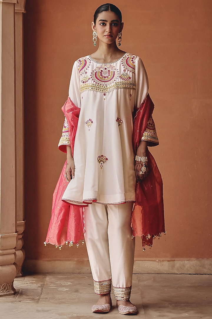 Ivory Tissue & Silk Blend Thread Embroidered Kurta Set by Ajiesh Oberoi at Pernia's Pop Up Shop