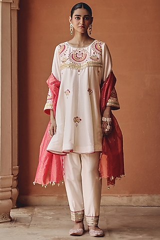 Ivory Tissue & Silk Blend Thread Embroidered Kurta Set by Ajiesh Oberoi