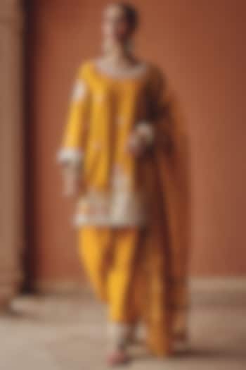 Mustard Silk Blend Thread Embroidered Kurta Set by Ajiesh Oberoi at Pernia's Pop Up Shop