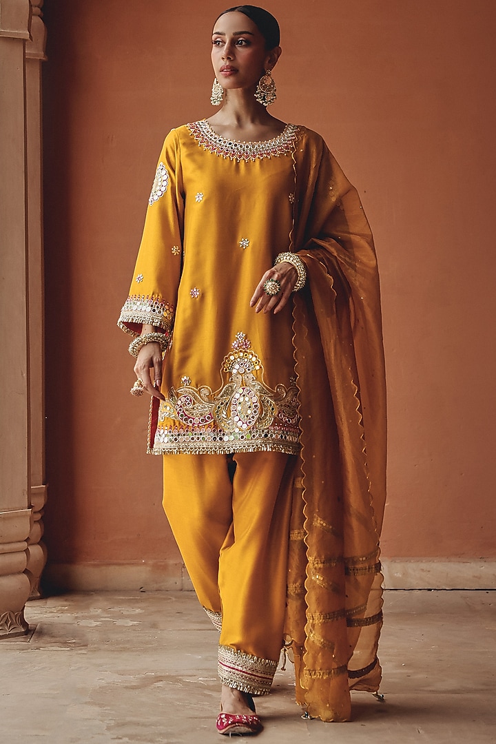 Mustard Silk Blend Thread Embroidered Kurta Set by Ajiesh Oberoi at Pernia's Pop Up Shop