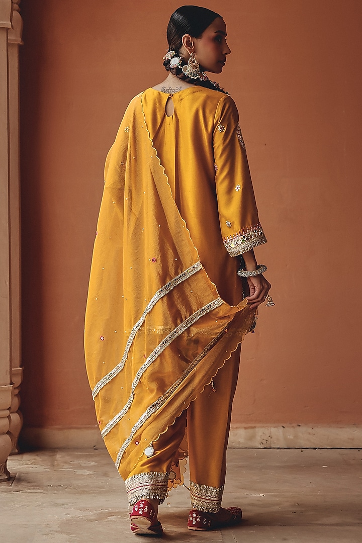 Mustard Silk Blend Thread Embroidered Kurta Set by Ajiesh Oberoi at Pernia's Pop Up Shop
