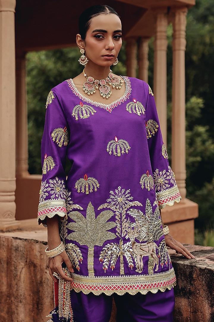 Purple Silk Blend Thread Embroidered Kurta Set by Ajiesh Oberoi at Pernia's Pop Up Shop